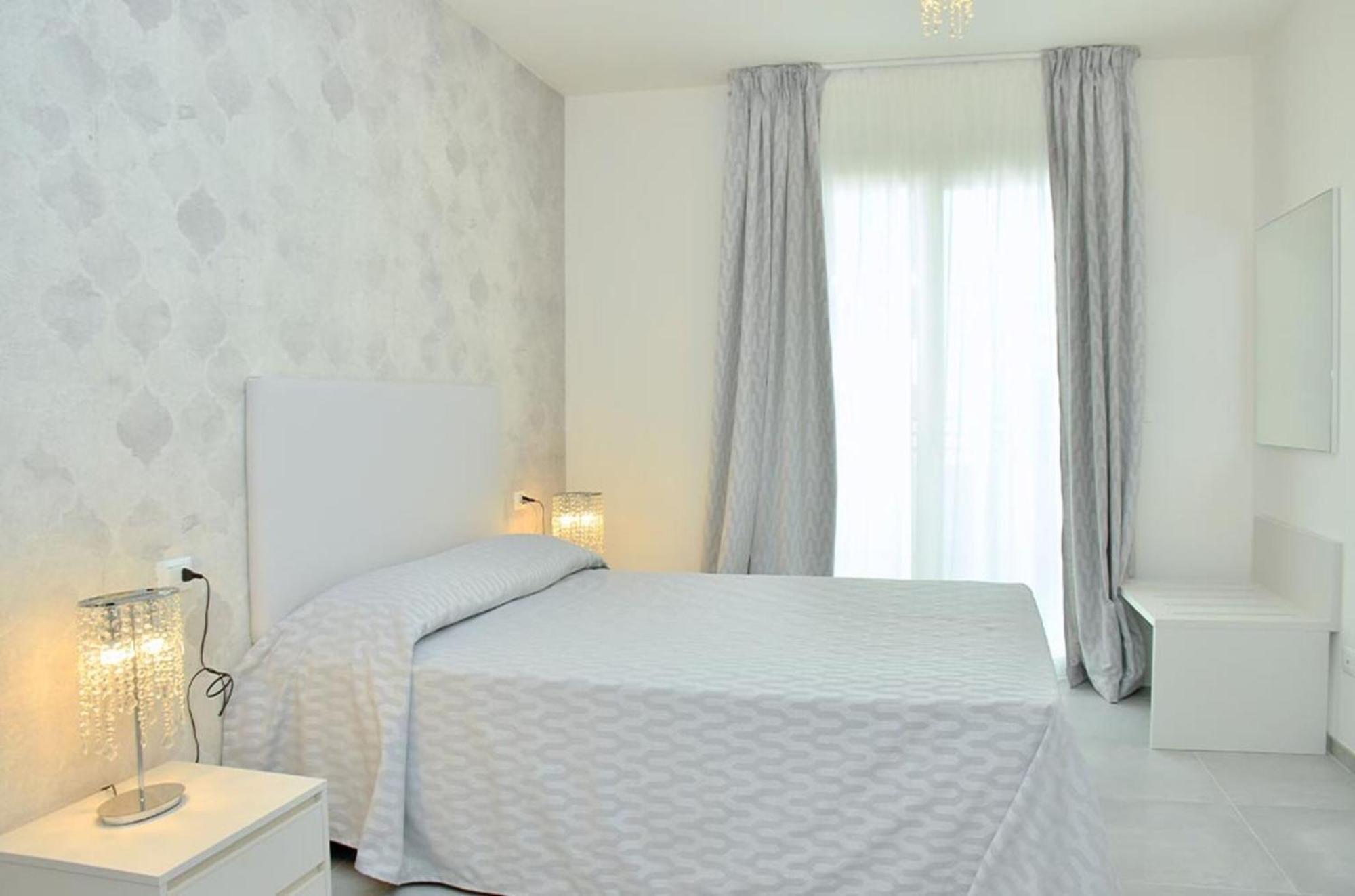 Enjoy In Our Serene Flat Appartamento